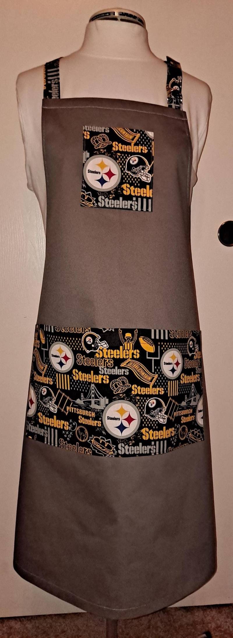 Pittsburgh Steelers Fußball Schürze von RegalRemnants