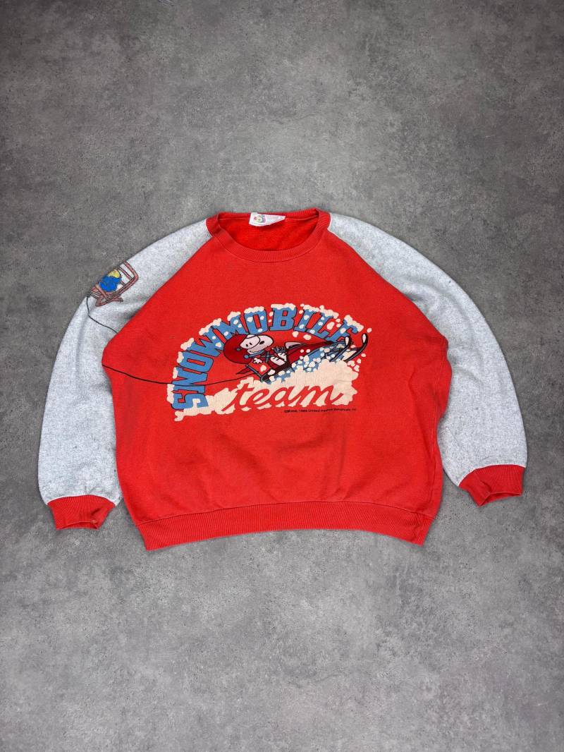 Vintage 1965 Snoopy Snowmobile Team Sweatshirt | Peanuts Collectors Pullover Rot & Grau 90S Winter Sports Graphic |Sammlerstück von RegardezVintage