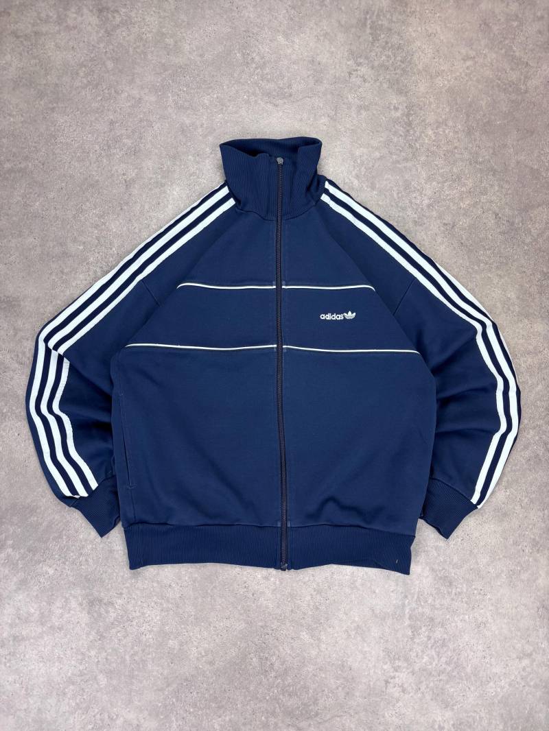 Vintage 80S Adidas Track Jacket Navy Blue | Retro Three Stripe Zip Up Rare "Der Sport Laden" Back Print Men's L Trefoil Logo von RegardezVintage