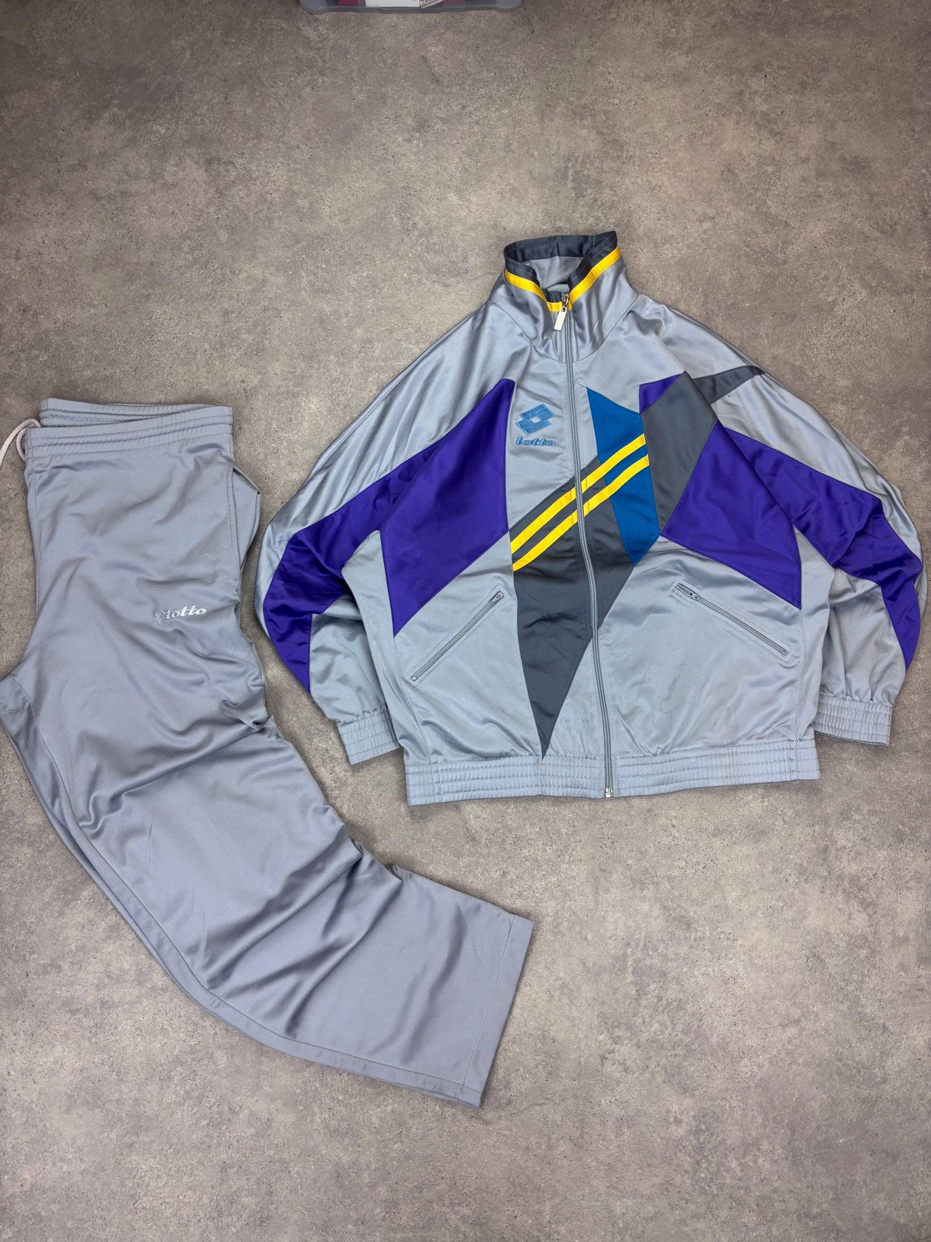Vintage 90S Lotto Tracksuit Grey Purple Blue | Retro Track Suit Set Oldschool Hip Hop Streetwear Unisex Sportswear Two Piece von RegardezVintage