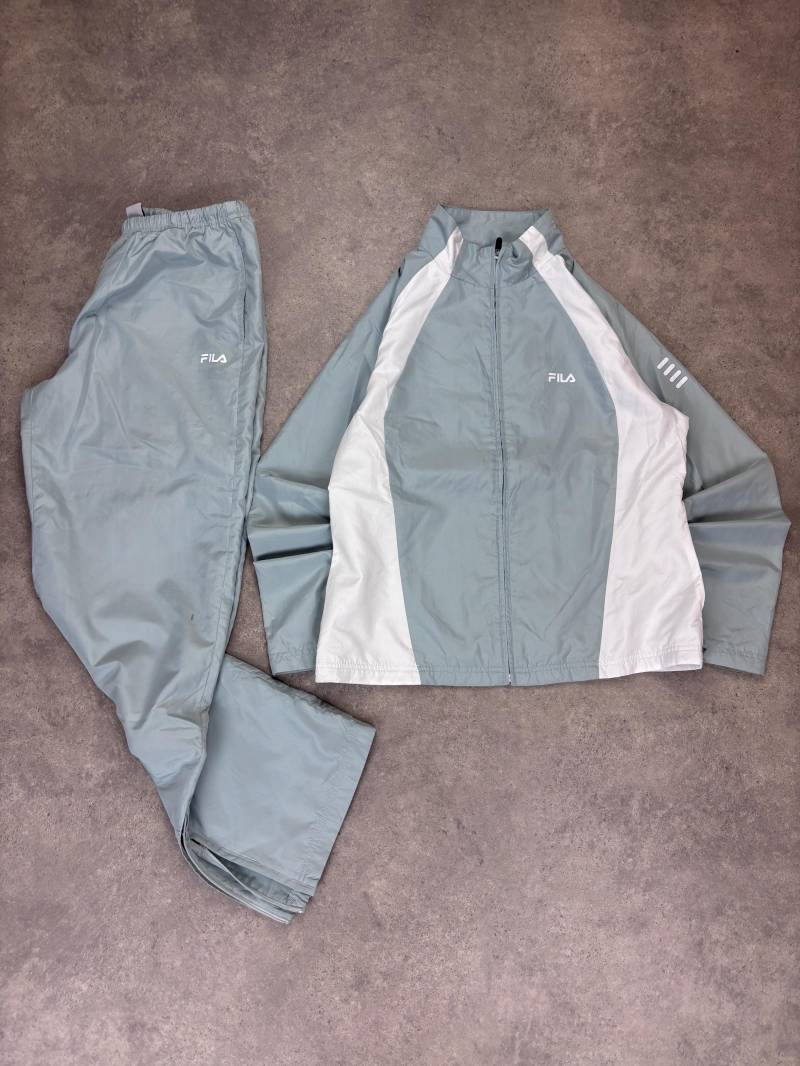 Vintage Fila Women's Tracksuit Set Gray White Jacket Pants Two Piece Windbreaker Sportswear 90S Athleisure Retro von RegardezVintage