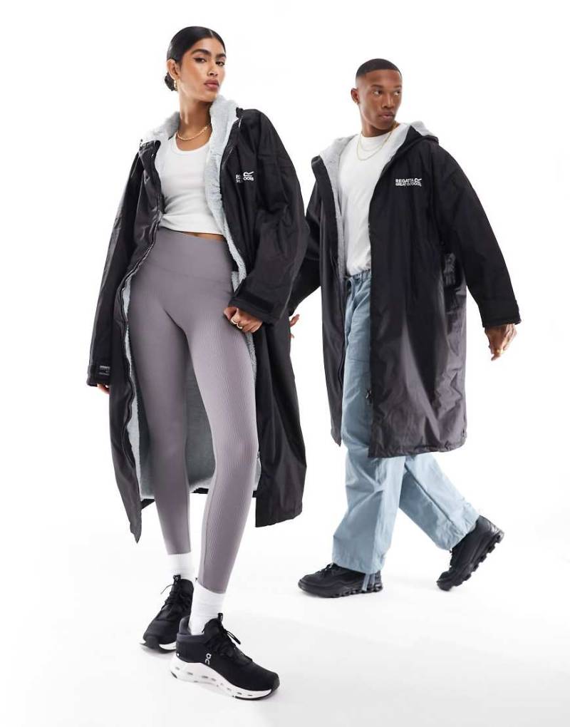 Regatta - Bademantel fürs Umziehen am Strand in Schwarz für Erwachsene von Regatta