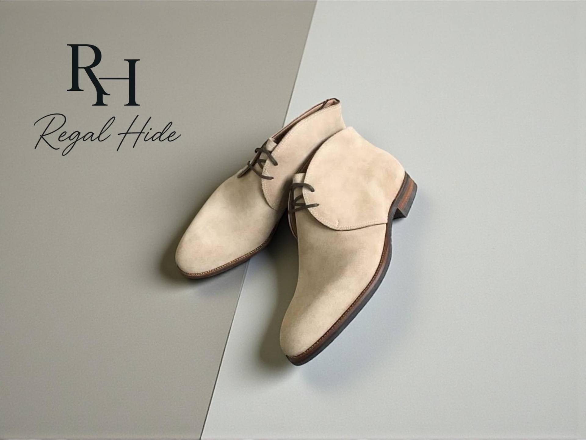 Handgefertigte Echte Wildleder Chukka Boots | Vintage Style Herrenschuhe von RegelHide