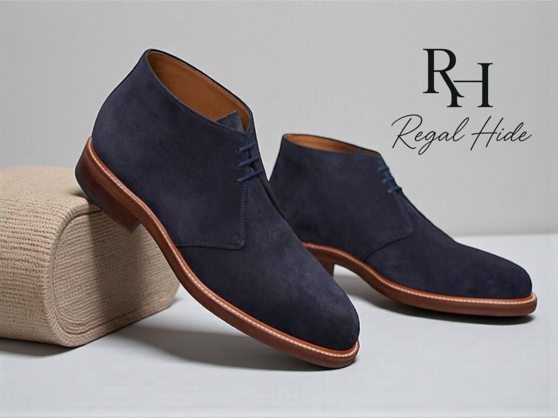 Handgefertigte Echte Wildleder Chukka Boots | Vintage Style Herrenschuhe von RegelHide