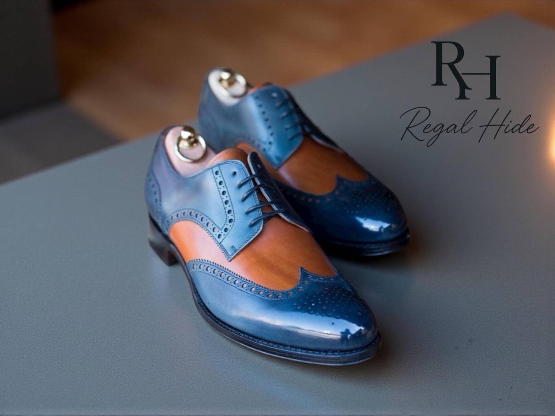 Handgefertigte Zweifarbige Leder Oxford Brogue Schuhe | Formelle Von Blue & Brown von RegelHide