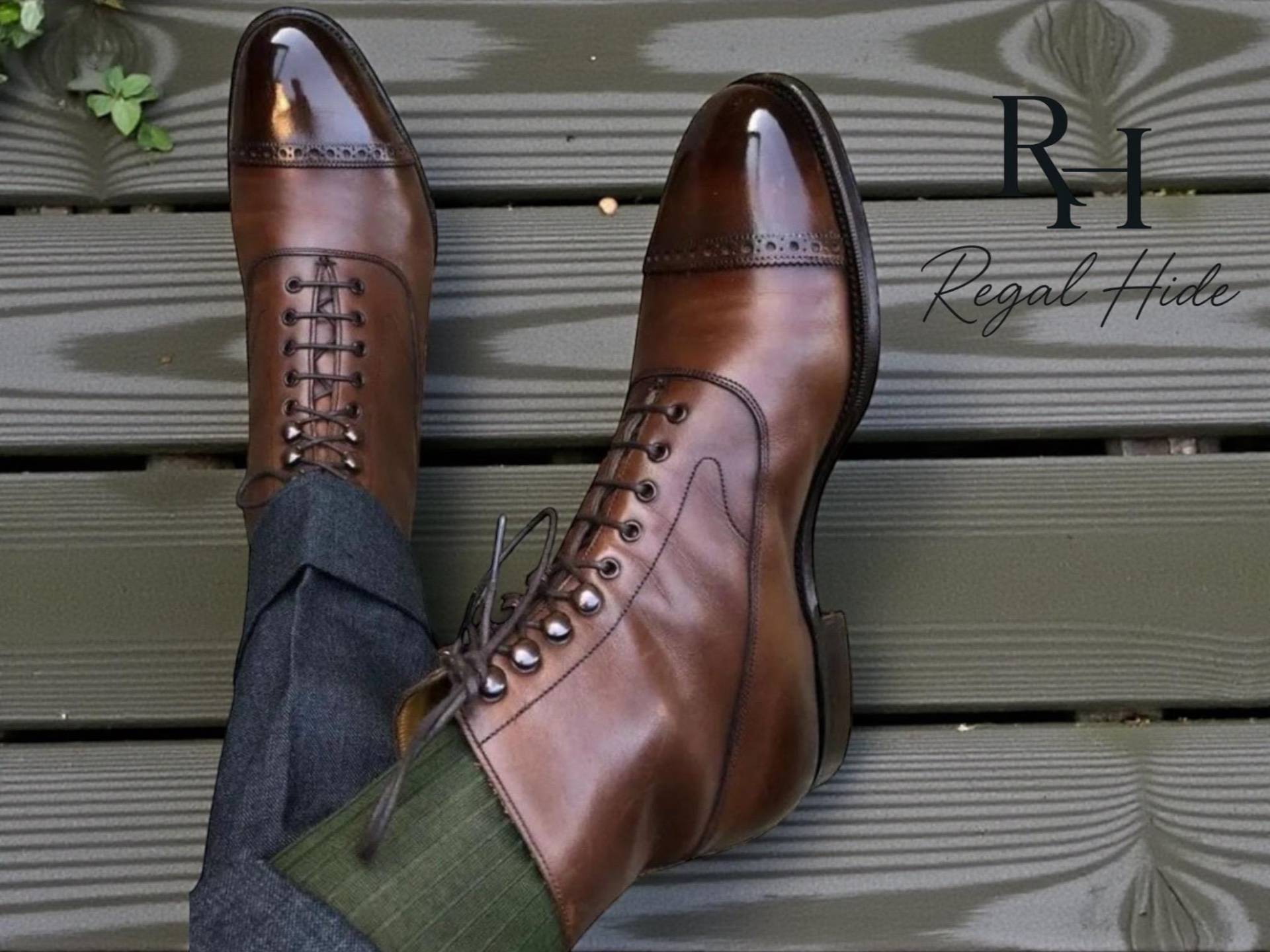 Handgefertigte Luxus Brogue Lederstiefel | Vintage Style Herren Freizeitschuhe von RegelHide