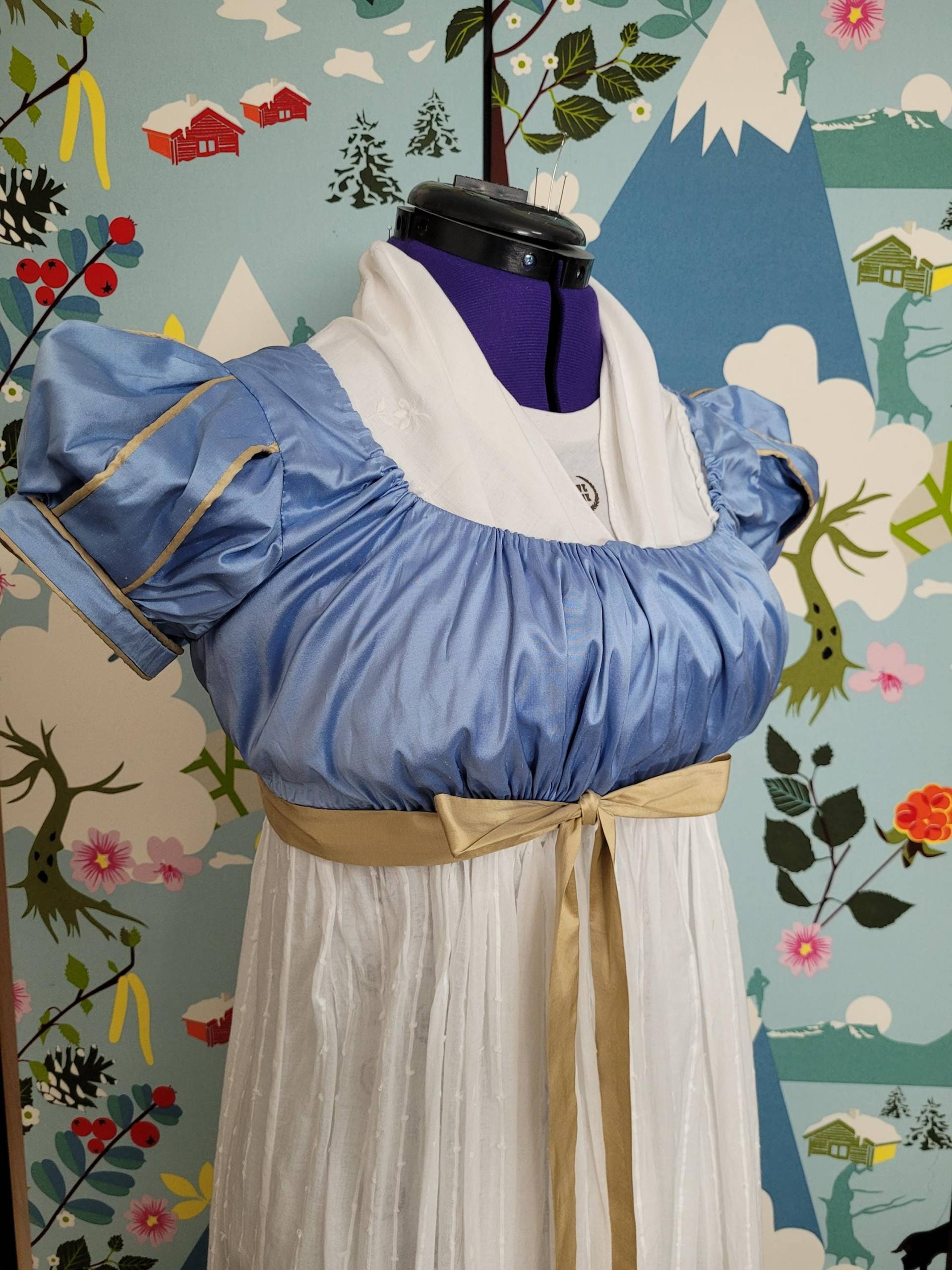 Silk Regency Spencer Jacke Periwinkle Blue, Gold Sash - Bridgerton Style Silk Regency Spencer Jacke Periwinkle Blue, Gold Sash - Bridgerton Style von RegencyCouture