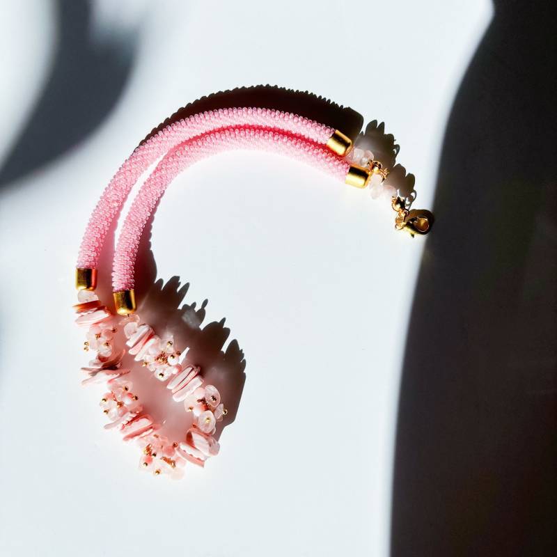 Handgewebte Rosa Perlenkette Perlmutt - Und Katzenauge-Edelstein Handgewebte Rosa Perlenkette Perlmutt - Und Katzenauge-Edelstein von Regenodesign