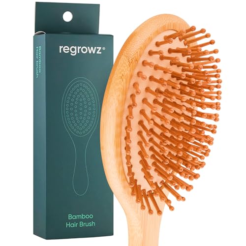 Bambus Haarbürste von Regrowz - Entwirrt & beseitigt Knoten - Holzbürste für dickes & dünnes Haar - Anti-Bruch mit runden Naturborsten - Vielseitig & langlebig - Haarbürste aus Holz für Frauen Bambus Haarbürste von Regrowz - Entwirrt & beseitigt Knoten - Holzbürste für dickes & dünnes Haar - Anti-Bruch mit runden Naturborsten - Vielseitig & langlebig - Haarbürste aus Holz für Frauen von Regrowz