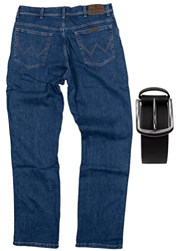 Regular Fit Wrangler Stretch Herren Jeans inkl. Texas Gürtel (Darkstone, W34/L30) von Regular Fit