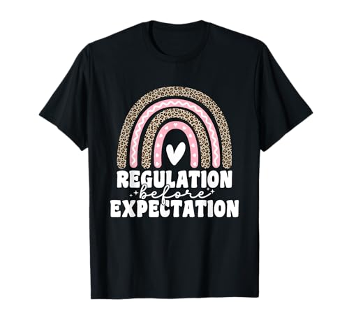 Regulation Before Expectation Leopard Rainbow für Damen und Herren T-Shirt Regulation Before Expectation Leopard Rainbow für Damen und Herren T-Shirt von Regulation Before Expectation Cool Design