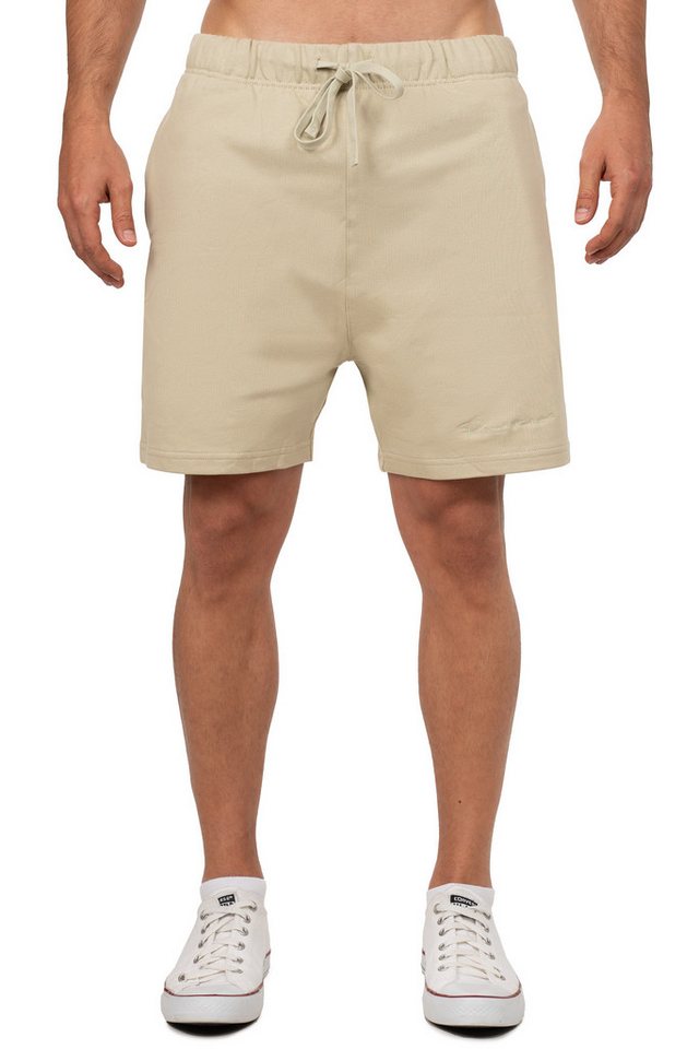 Reichstadt Sweatshorts Reichstadt Herren Shorts 25RS072 Dezente Ton-in-Ton Stickerei als stilvolles Detail von Reichstadt