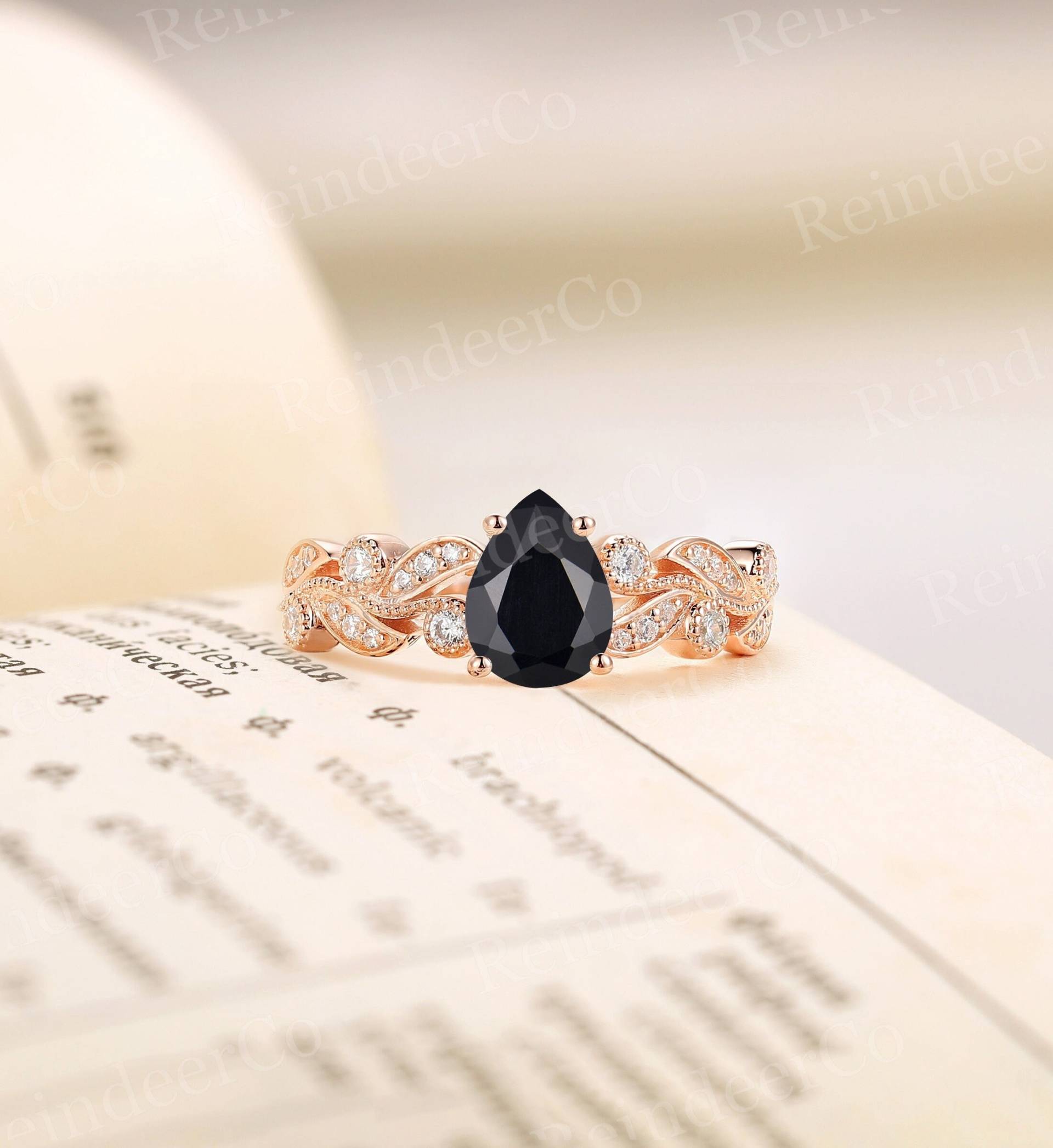 Natur Inspiriert Pear Cut Schwarzen Onyx Verlobungsring Art Deco Rose Gold Ring Milgrain Blatt Design Jubiläumsring von ReindeerHub