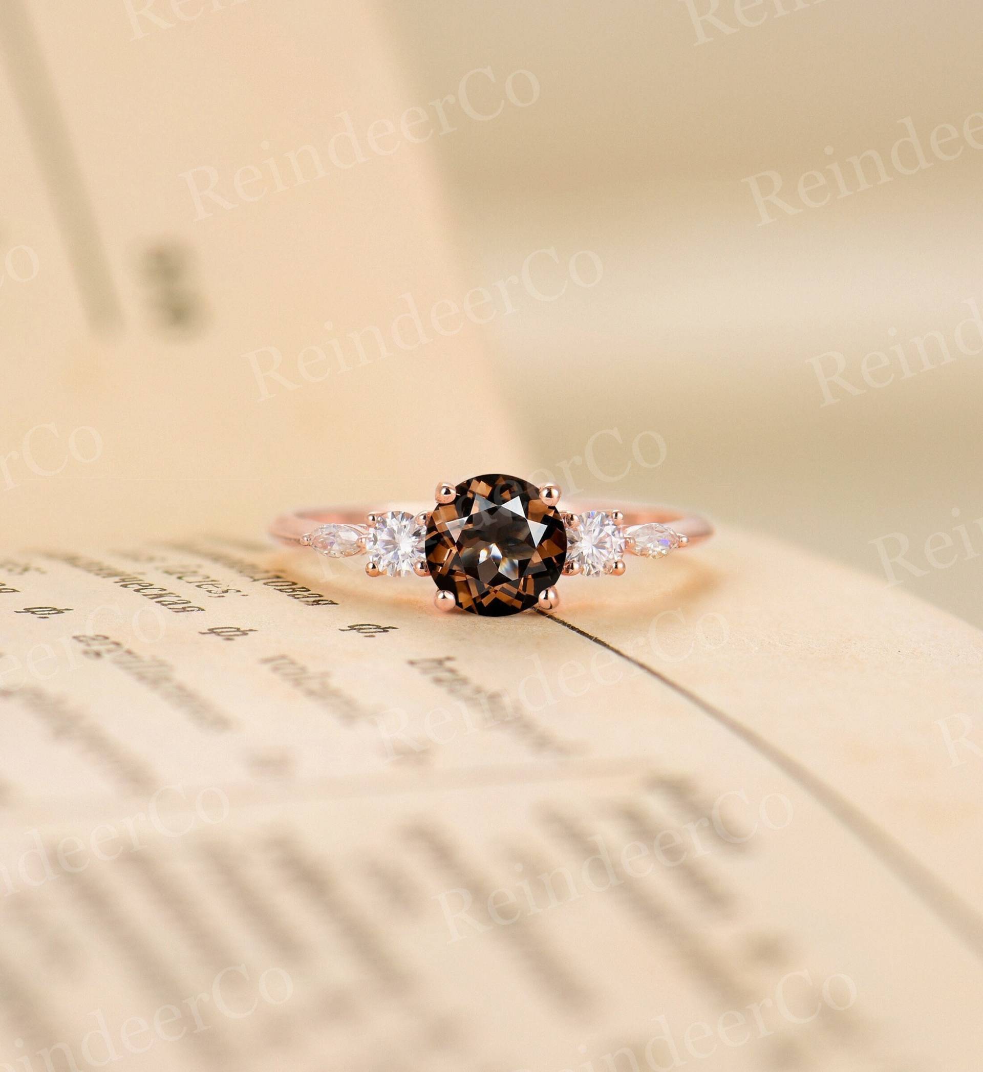 Rauchquarz Verlobungsring|Vintage Rundschliff Roségold Jubiläumsring|Art Deco Diamant/Moissanite Versprechen Ring|Ehering Mit Fünf Steinen von ReindeerHub