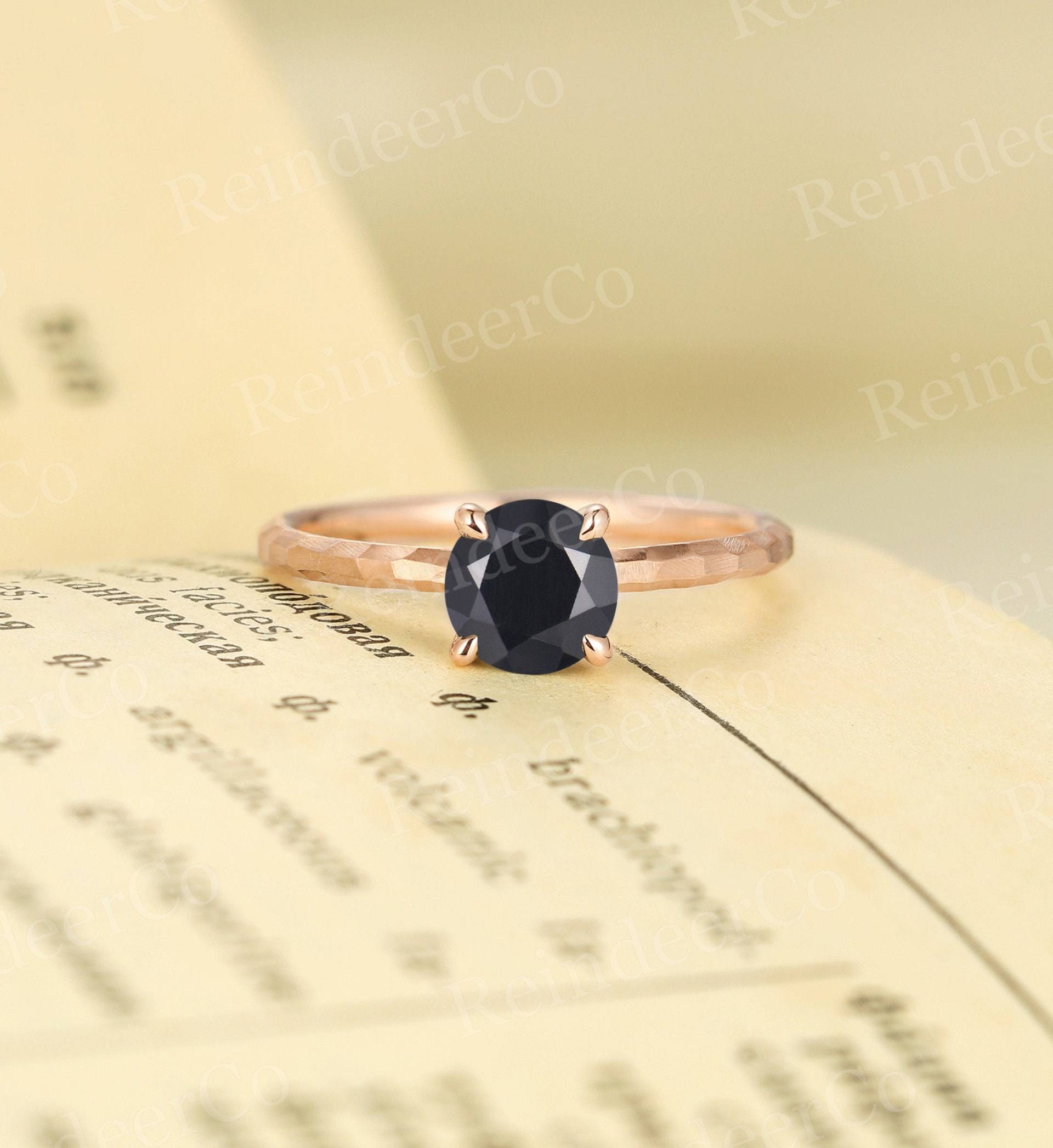 Rundschliff Schwarzer Onyx Verlobungsring|Solitär Rose Gold Jubiläumsring|Vintage Zacken Set Ehering|Einzigartiger Gehämmerter Versprechensring von ReindeerHub