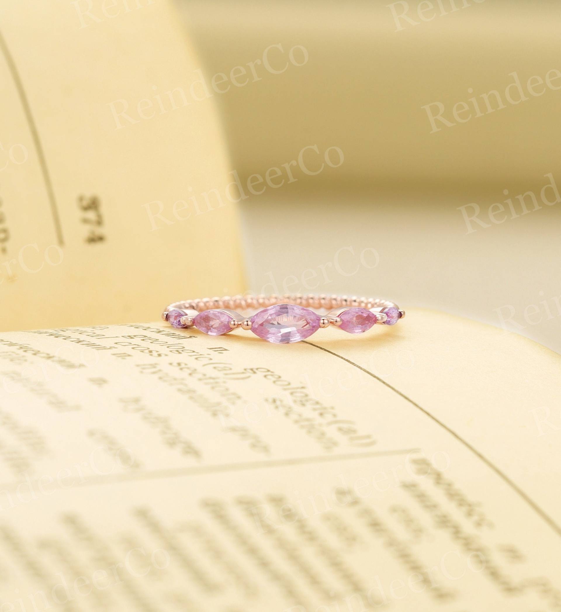 Vintage Marquise Schliff Ehering|Art Deco Natürlicher Rosa Saphir Jahrestag Ring|Fünf Stein Rose Gold Versprechen Ring|Amethyst Verdrehter Ring von ReindeerHub