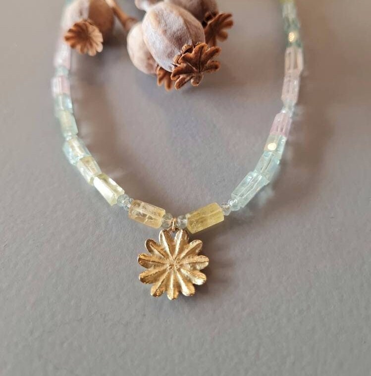 Einzigartige Beryll-Mohnkapsel-Halskette Aus 585 Gold - Naturschmuck Mit Zeitloser Eleganz Einzigartige Beryll-Mohnkapsel-Halskette Aus 585 Gold - Naturschmuck Mit Zeitloser Eleganz von ReizigNaturformen