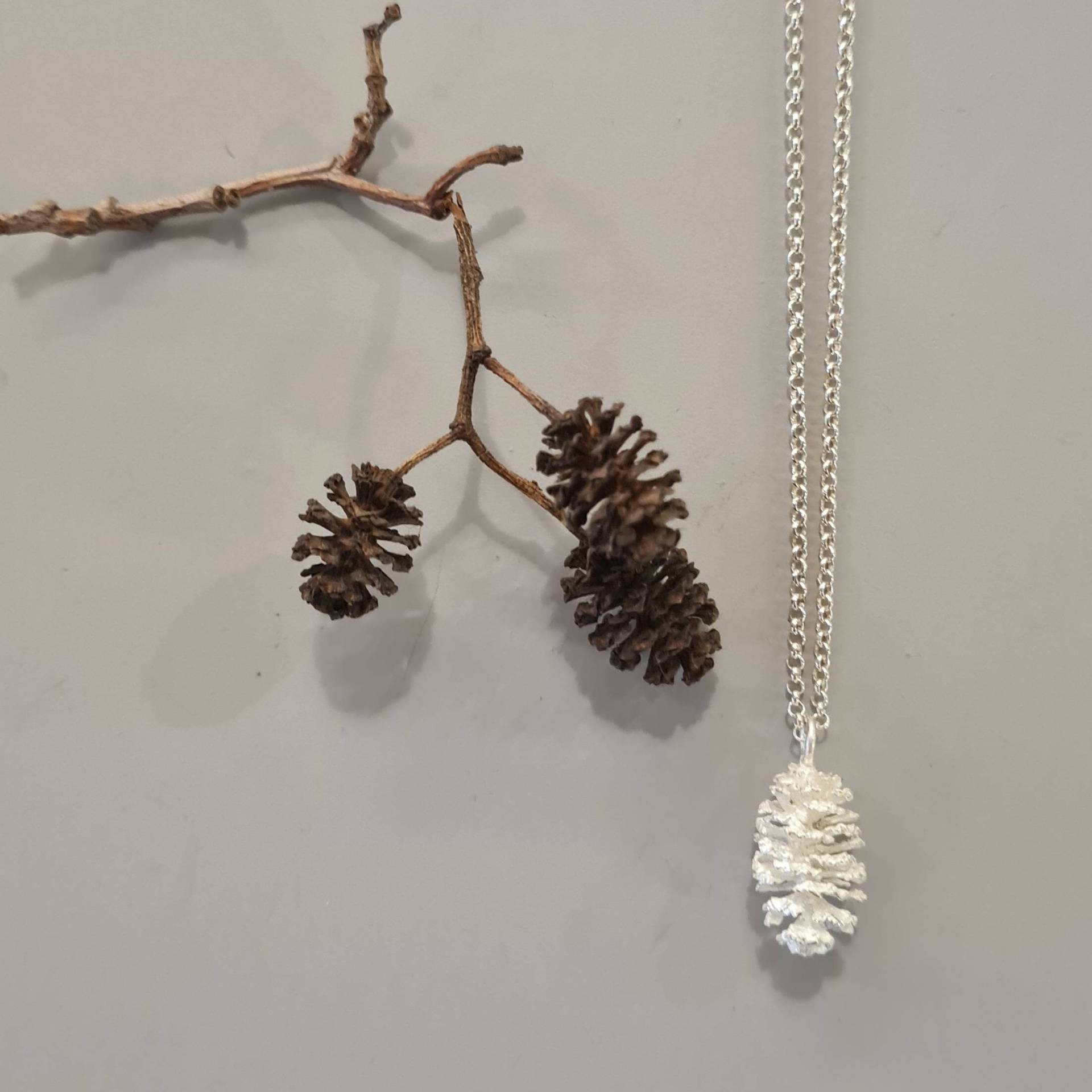 Kette Mit Anhänger Silber Erlenzapfen Kette Mit Anhänger Silber Erlenzapfen von ReizigNaturformen