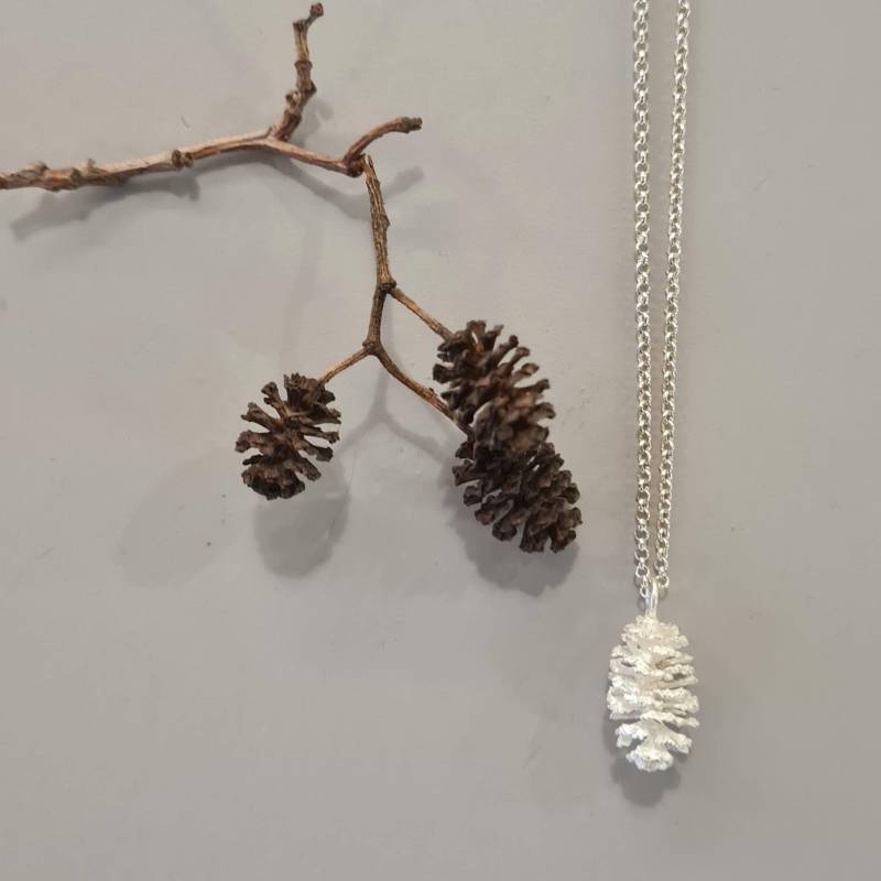 Kette Mit Anhänger Silber Erlenzapfen Kette Mit Anhänger Silber Erlenzapfen von ReizigNaturformen