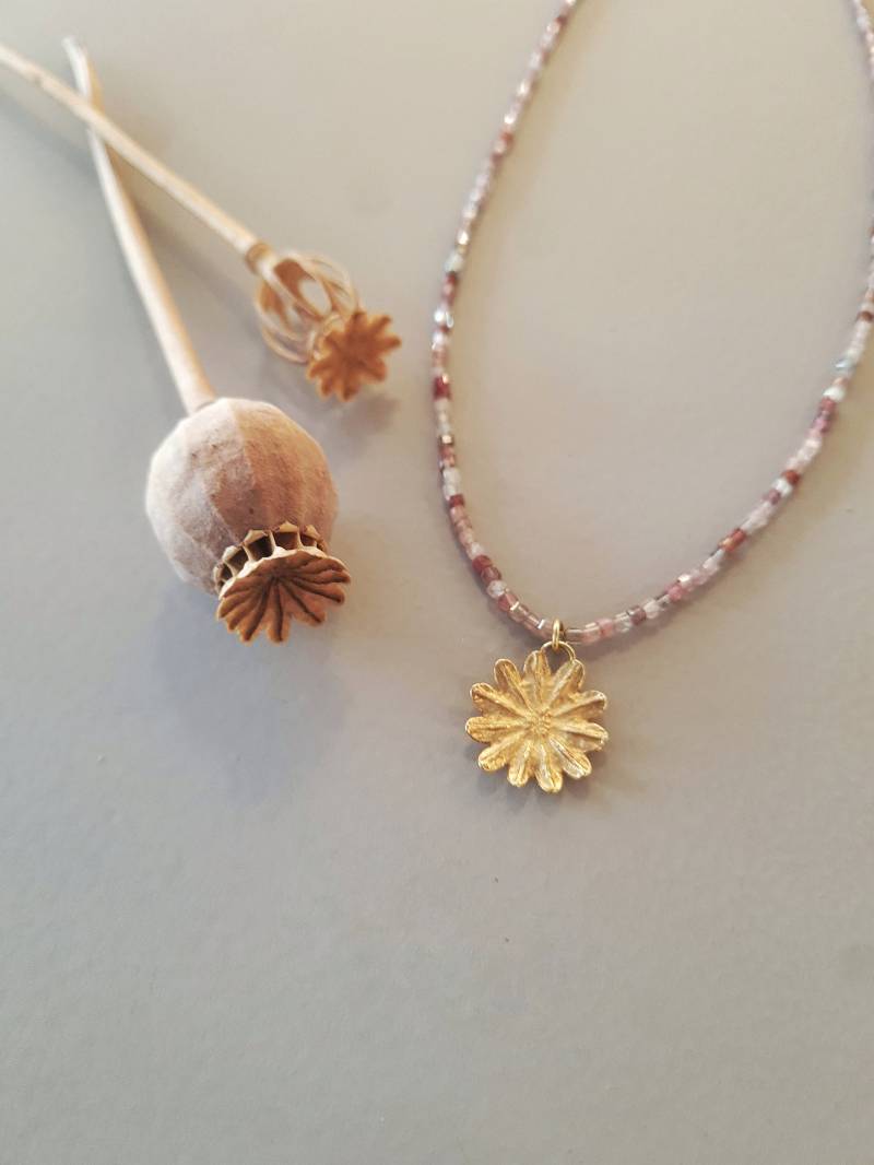 Mohnkapsel Collier Turmalin Naturschmuck Mit Zeitloser Eleganz Mohnkapsel Collier Turmalin Naturschmuck Mit Zeitloser Eleganz von ReizigNaturformen