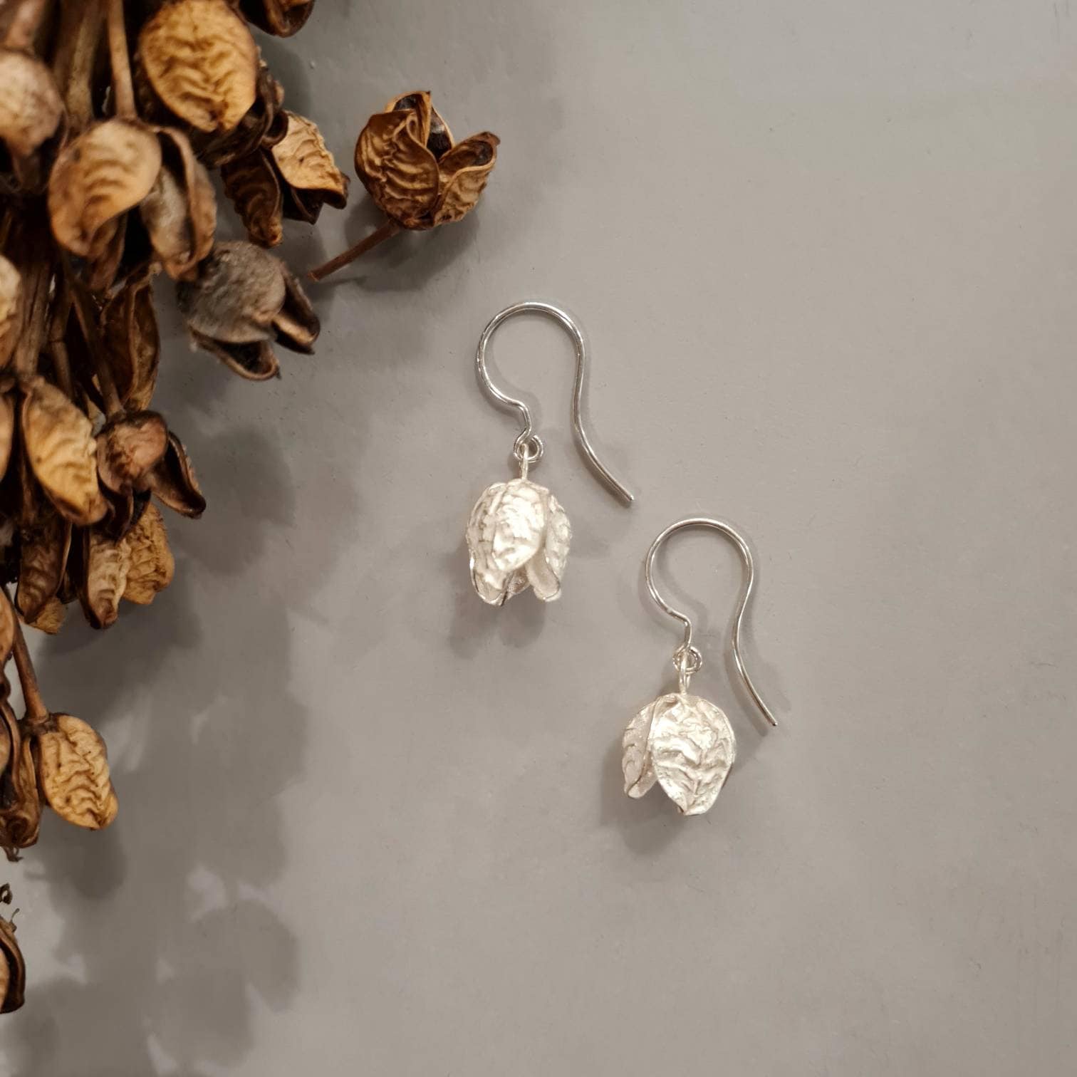 Ohrhänger Lilienkapsel Naturabguss Silber 925Er Ohrhänger Lilienkapsel Naturabguss Silber 925Er von ReizigNaturformen