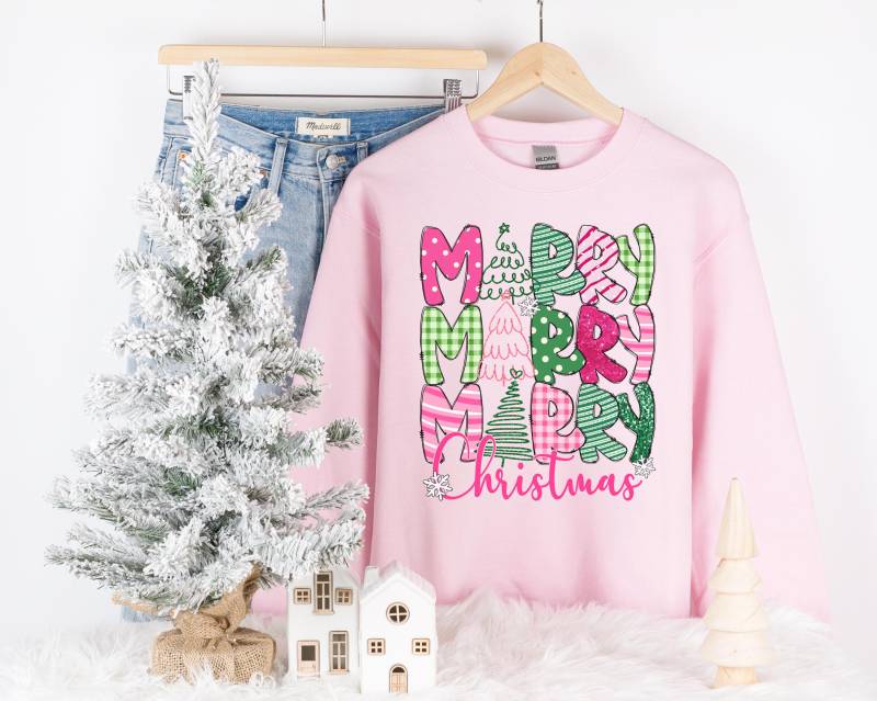 Pink Christmas Sweatshirt, Sweater, Shirt, Xmas, Gift, Christmas, Gifts von RelleFromTheBlog