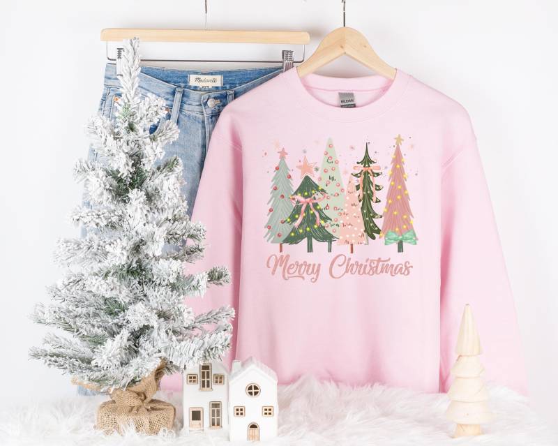 Pink Christmas Sweatshirt, Sweater, Shirt, Xmas, Gift, Christmas, Gifts von RelleFromTheBlog