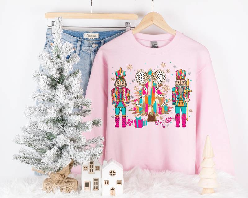 Pink Christmas Sweatshirt, Sweater, Shirt, Xmas, Gift, Christmas, Gifts von RelleFromTheBlog