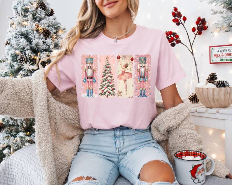 Pink Christmas Tshirt, Shirt, Christmas, Gift, Retro Gifts von RelleFromTheBlog