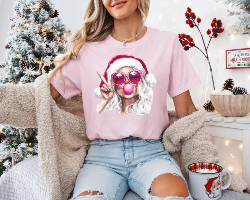 Pink Christmas Tshirt, Shirt, Christmas, Gift, Retro Gifts von RelleFromTheBlog