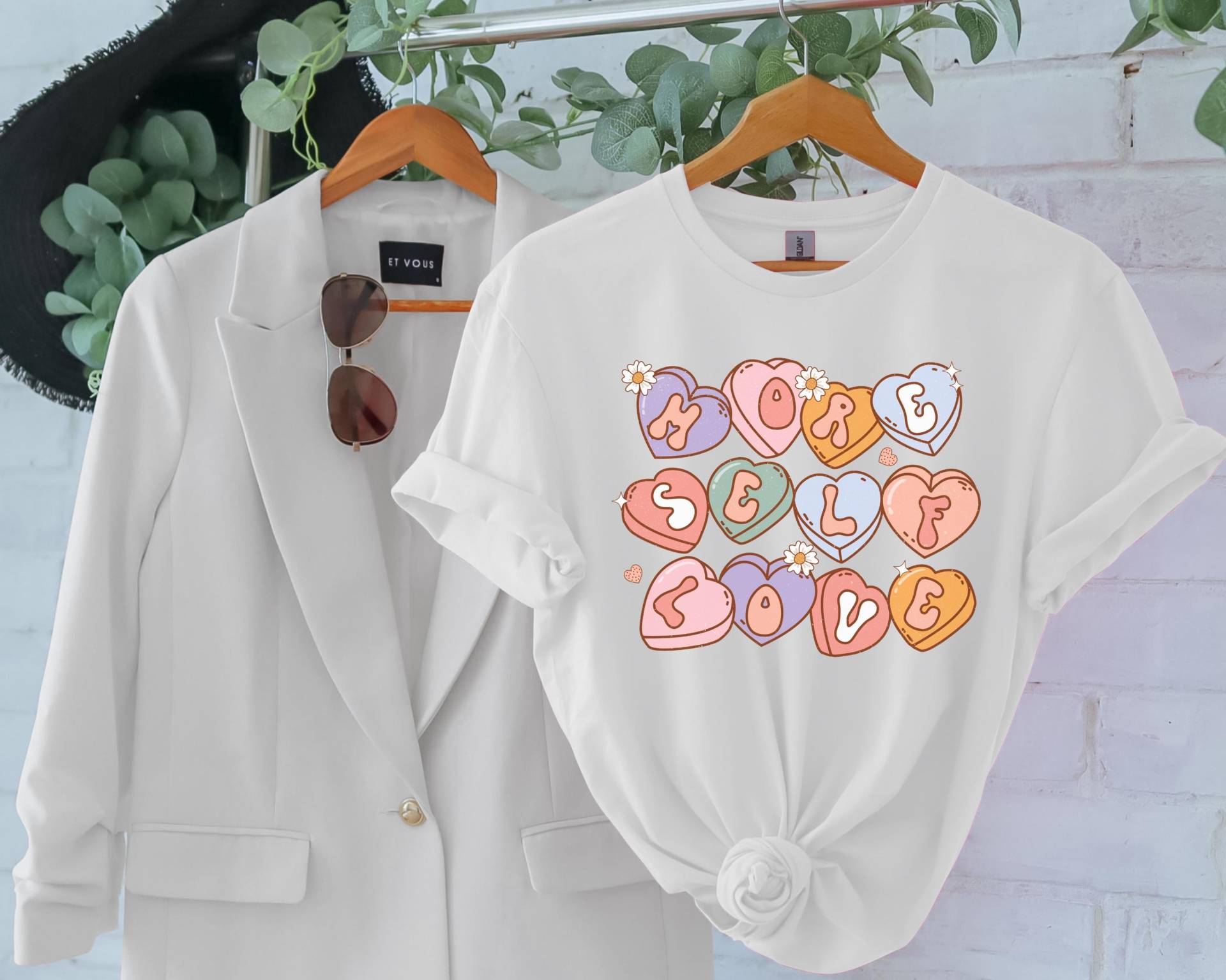 Self Love T-Shirt, Shirt, Positive Vibes Inspirational Yourself Gift, Empowering Women von RelleFromTheBlog