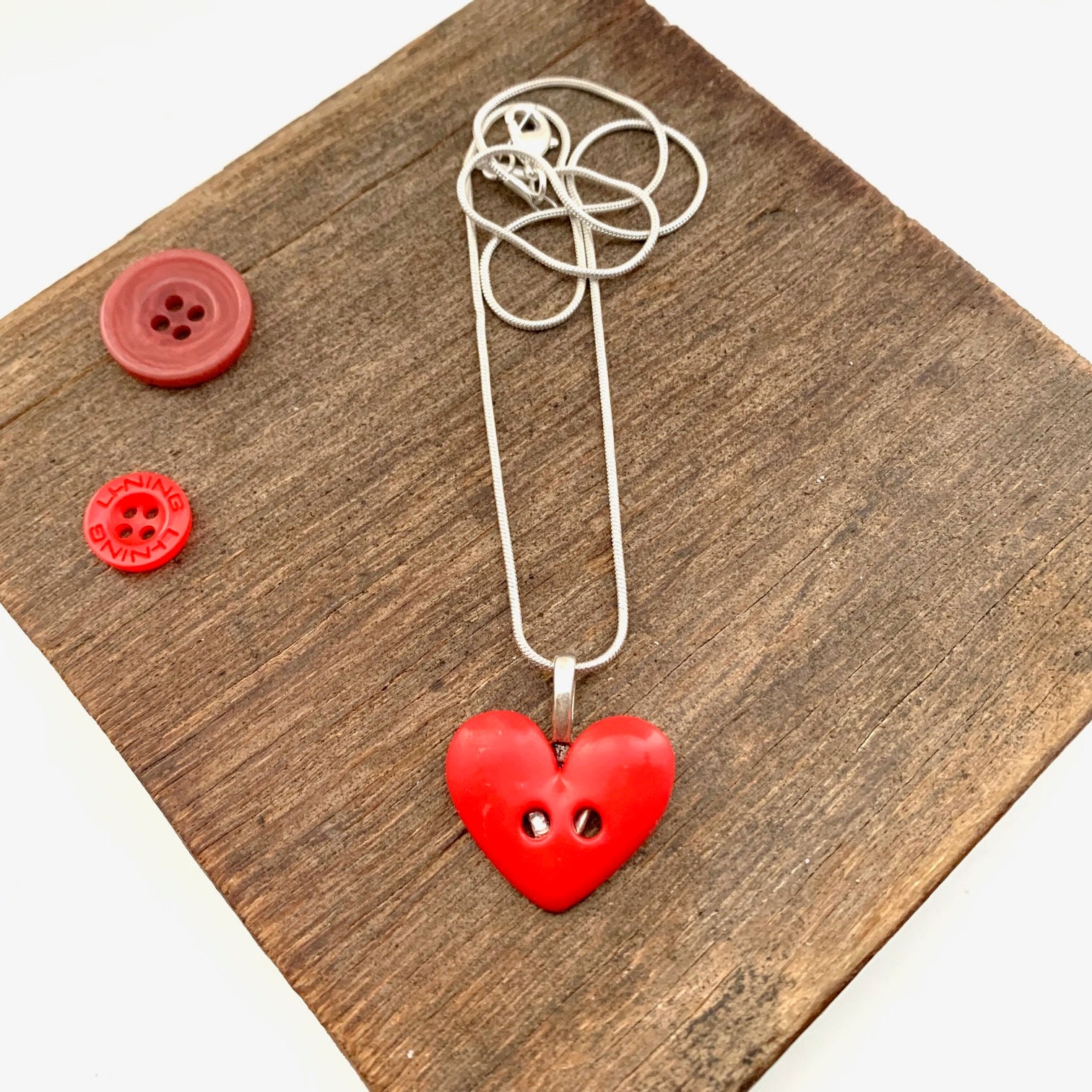 Rotes Herz Kette, Rote Roter Anhänger, Rosa Knopf Schmuck, Niedliche von RelovedButtons