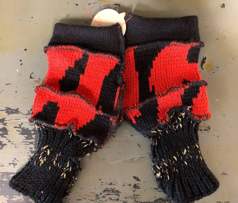 Veganer Neu Und Upcycled Recycling Pullover Texting Fingerlose Handschuhe von RelovedFabrics