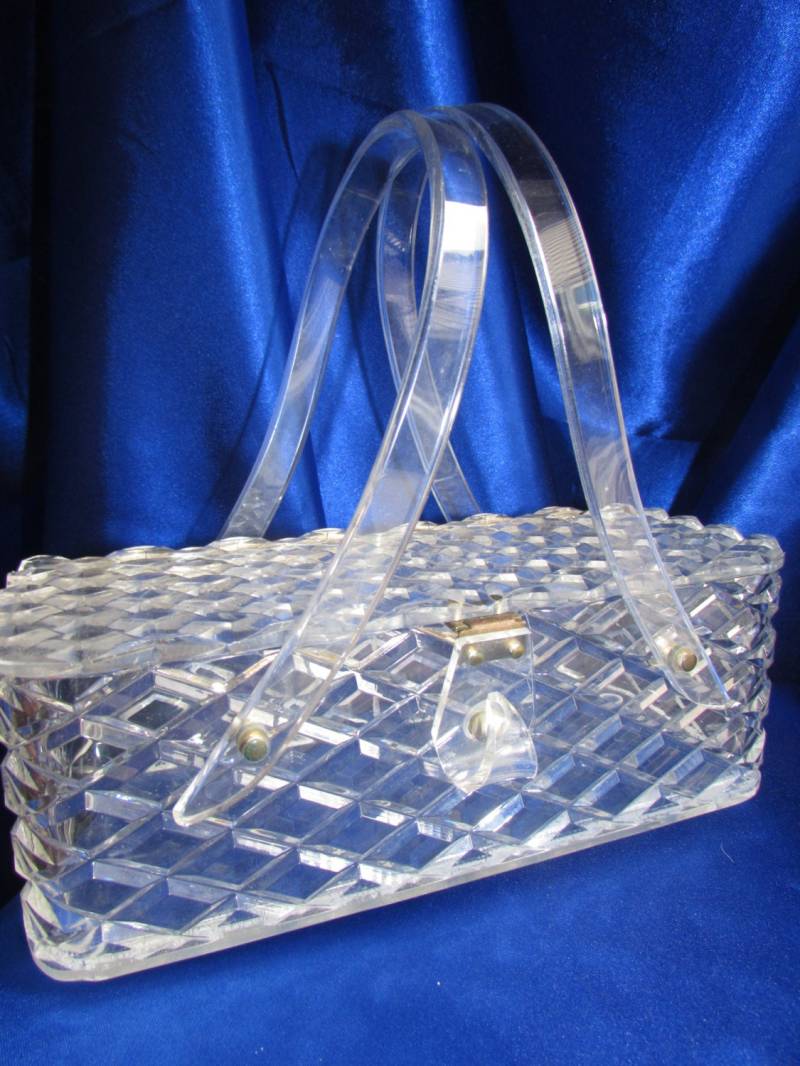 Vintage Patricia Von Miami Klar Erhaben Geschliffen Diamond Cut Design Lucite Portemonnaie Und Deckel B32 von RememberMaMa