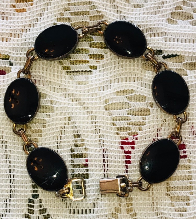 Vintage Symmetalic 14K Gold Filled Über Sterling Onyx Armband Aus Den 30Er Oder 40Er Jahren Vintage Symmetalic 14K Gold Filled Über Sterling Onyx Armband Aus Den 30Er Oder 40Er Jahren von RememberWhenByMaryB
