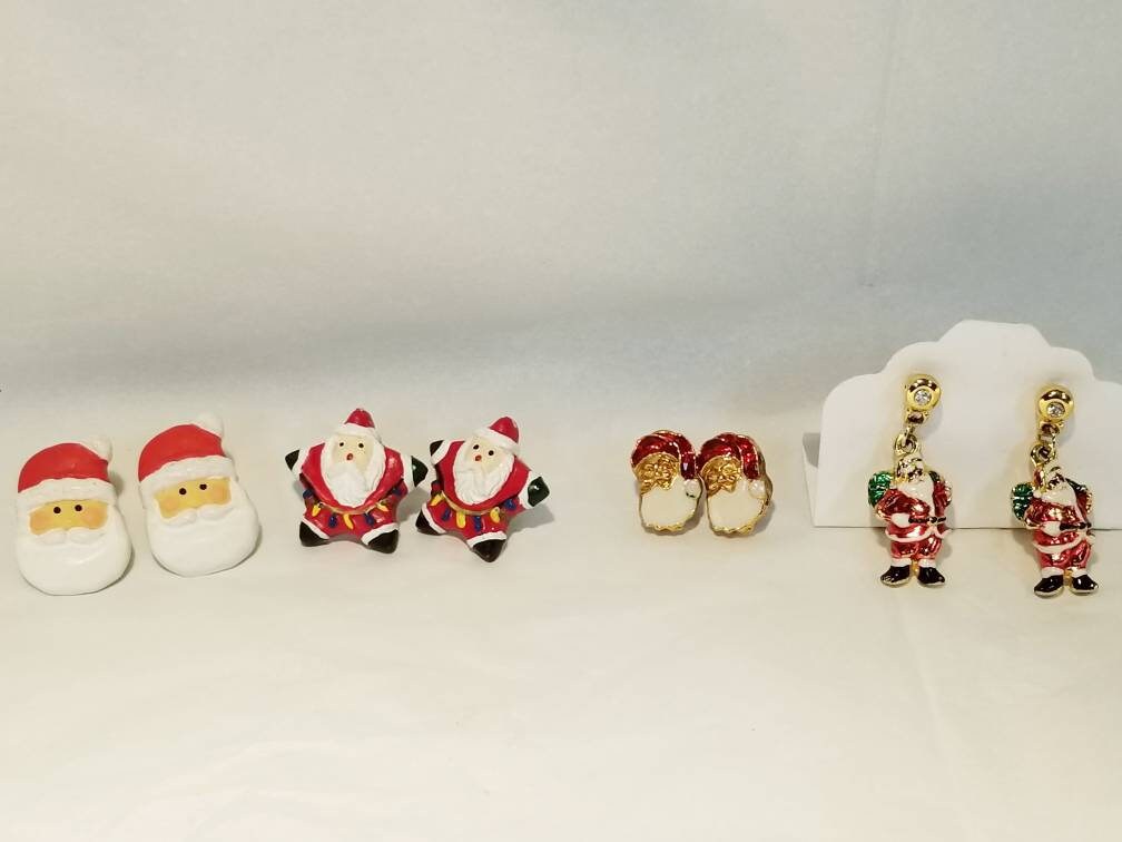 Vintage Santa Pierced Ohrringe Lot Of 4 Vintage Santa Pierced Ohrringe Lot Of 4 von RemembrancesofYours