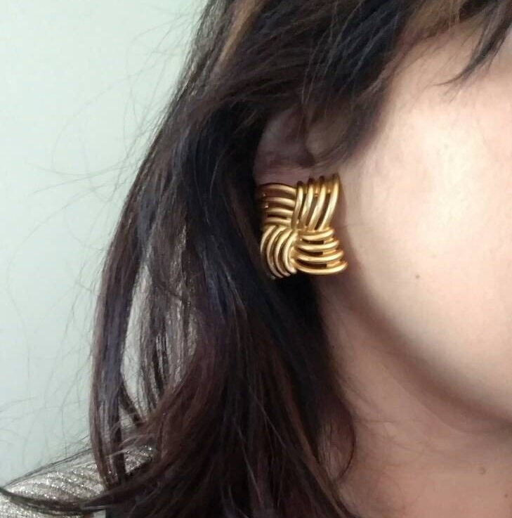 Totally 80S Chunky Gold-Ton Korbgeflecht Clip-On Statement Ohrringe Totally 80S Chunky Gold-Ton Korbgeflecht Clip-On Statement Ohrringe von ReminisceVintage