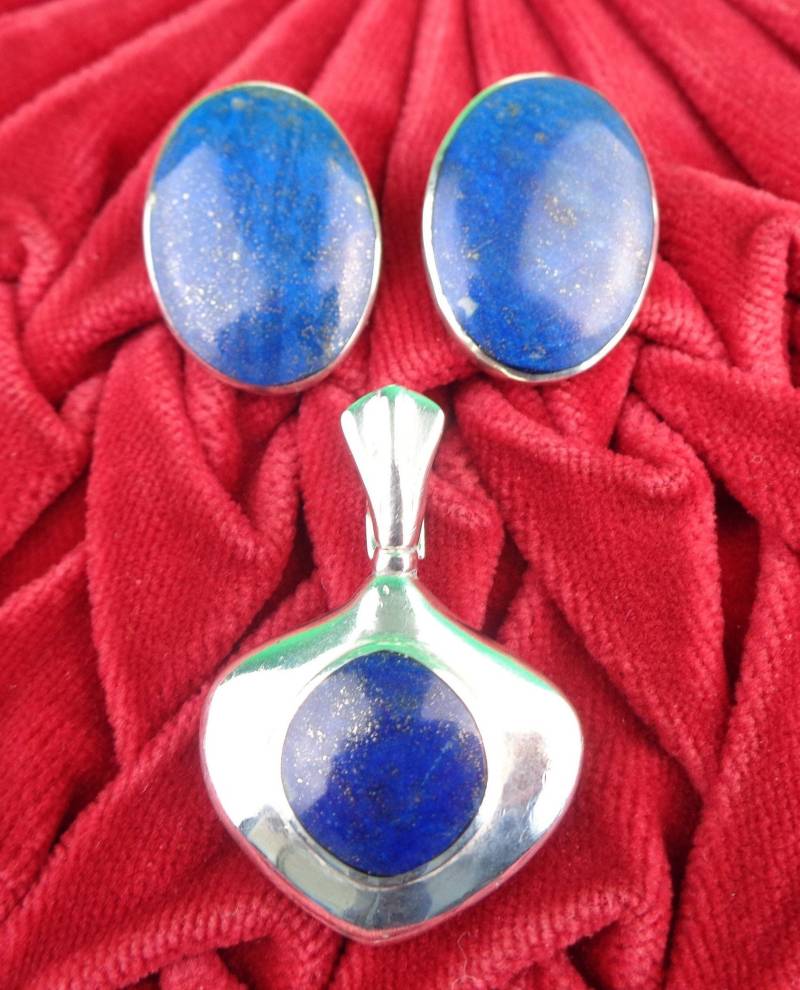 Vintage Lapis Lazuli Schmuck Set Silber Teller Anhänger Und Ohrclips Geschenk Accessoire von ReminiscingVintage