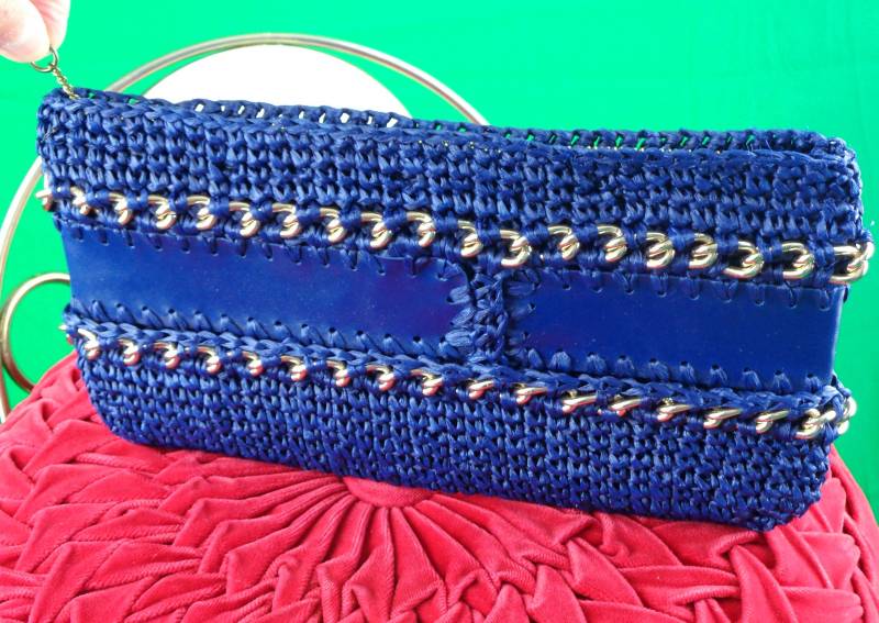 Vintage Raffia Blau & Gold Clutch 1960Er Jahre Abend Handtasche Mid Century Geldbörse Party Accessoire von ReminiscingVintage