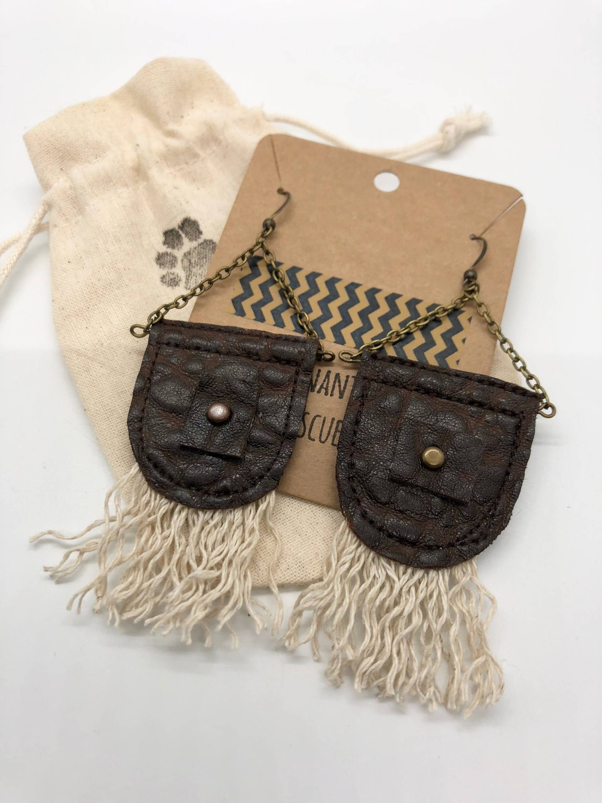 Boho Braune Vegane Tropfen Ohrringe/ Upcycled Braun Kunstleder & Hanf Rest Textile Einzigartiges Geschenk Für Sie Boho Braune Vegane Tropfen Ohrringe/ Upcycled Braun Kunstleder & Hanf Rest Textile Einzigartiges Geschenk Für Sie von RemnantsAndRescues