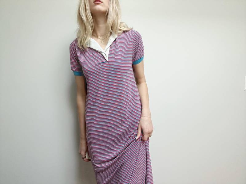 Vintage Polokragen Strick Gestreiftes Kurzarm Maxi Kleid | J.christopher Rot Weiß Und Blau Mini Stripe von RenVintageCo