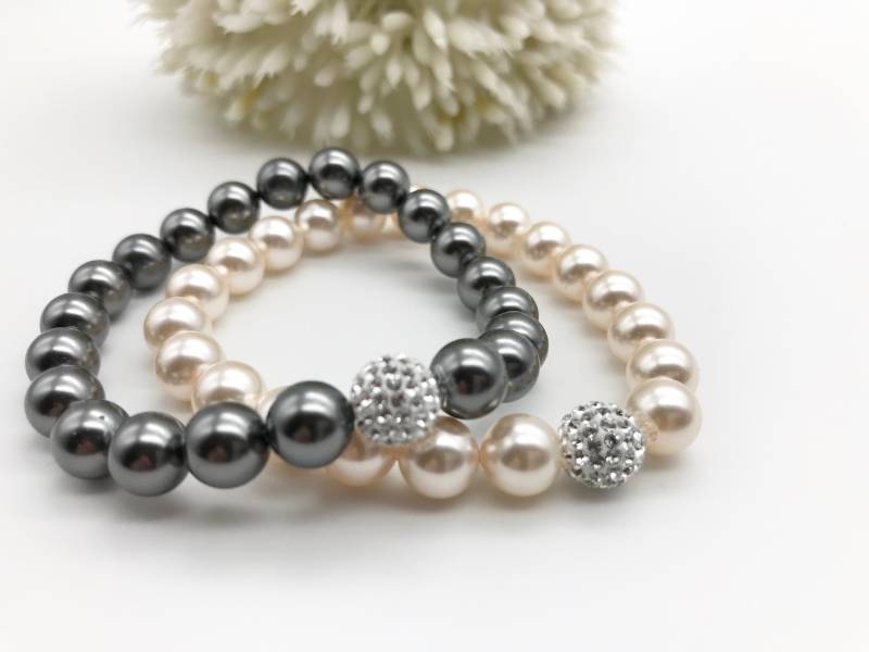 Armband Mit Hochwertigen Kristallperlen Und Glitzerperle, Elastisch Armband Mit Hochwertigen Kristallperlen Und Glitzerperle, Elastisch von RenaPearls