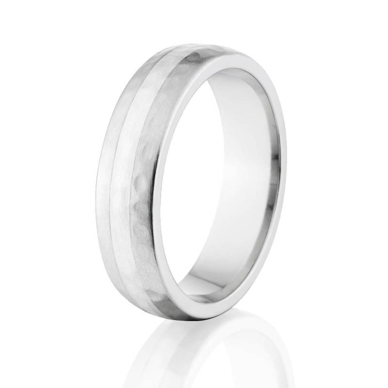 Gehämmerter Kobalt Chrom Ring Mit Silber Inlay - Usa Made Trauring von RenaissanceJewelry