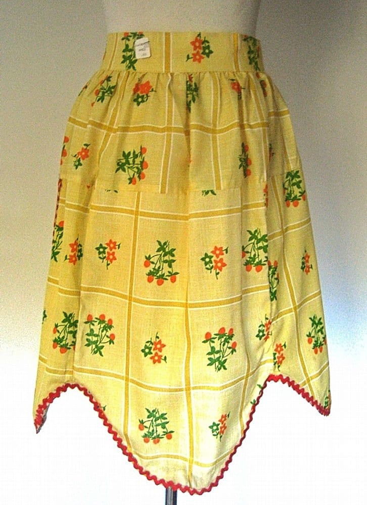 Schürze Vintage Unbenutzt Küchen Rot Auf Gelb Karo Blumen Neu Schürze Vintage Unbenutzt Küchen Rot Auf Gelb Karo Blumen Neu von RenaissanceProfessor