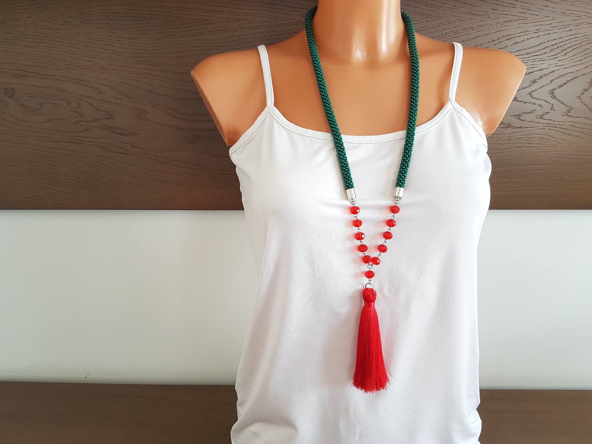 Rot Grün Halskette Mit Quaste. Muttertagsgeschenk. Geschenk Für Frauen Rot Grün Halskette Mit Quaste. Muttertagsgeschenk. Geschenk Für Frauen von RenataAccessories