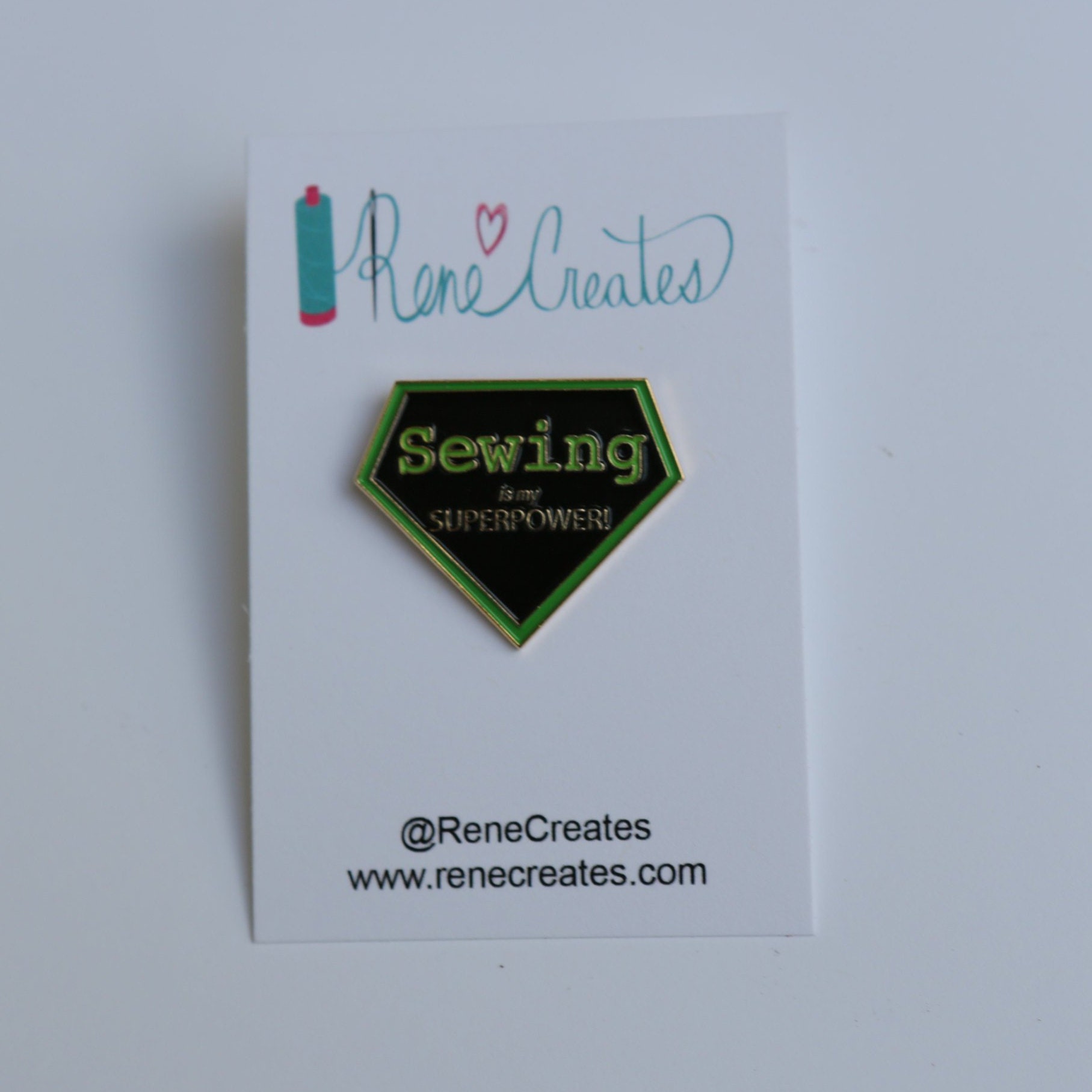 Nähen Ist Meine Superpower Emaille Pin Nähen Ist Meine Superpower Emaille Pin von ReneCreates
