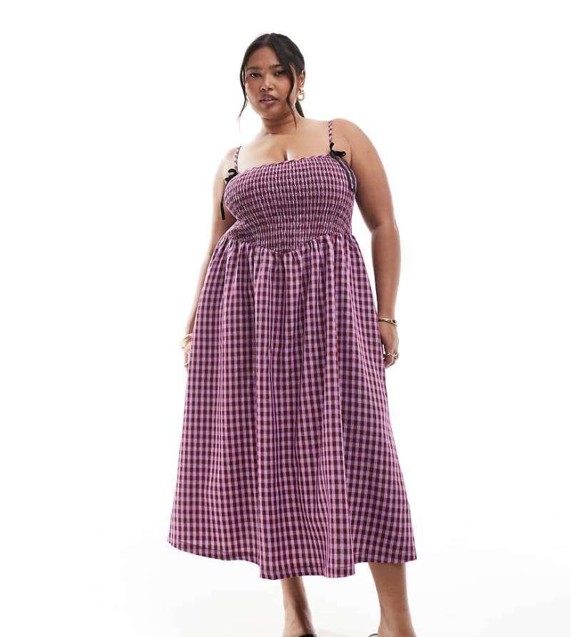 Renée Studio Plus - Exklusives gesmoktes Midikleid mit Vichykaromuster in Lila und Rot und Träger mit Schleifen-Bunt von Renee Studio