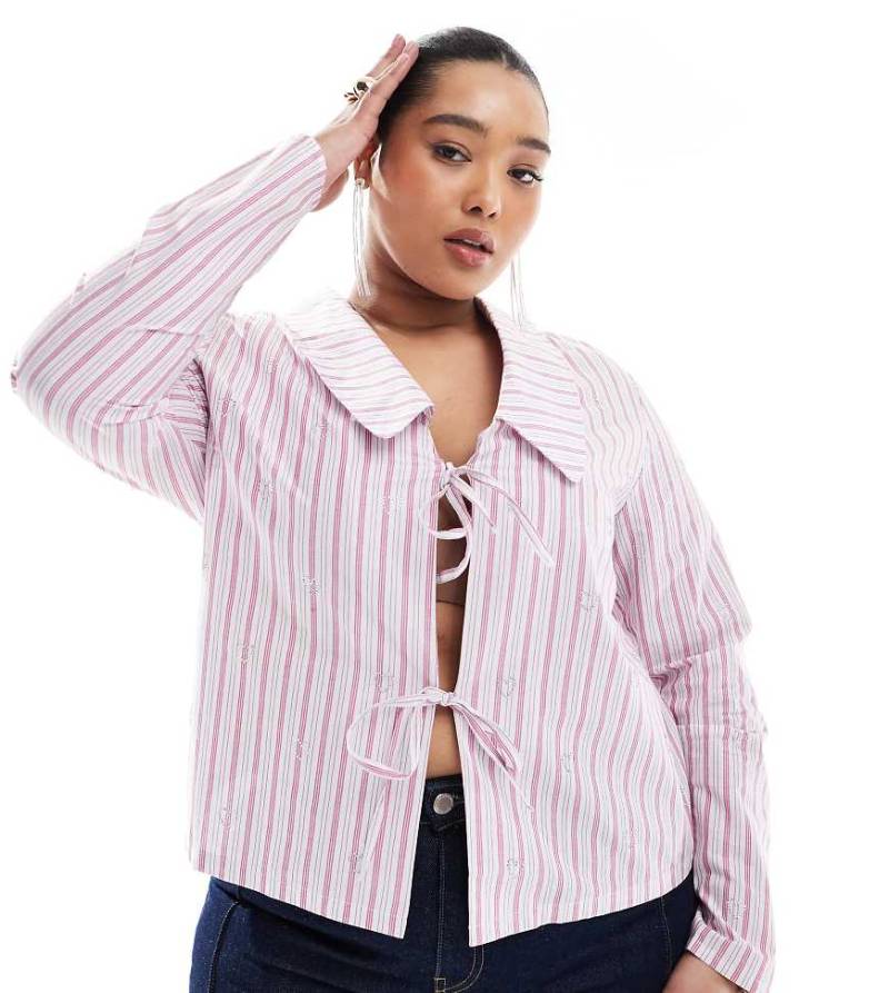 Renée Studio Plus - Exklusive Hemdbluse mit Kragen, gebundener Vorderseite, Strassherzen und rosa Streifen-Bunt von Renee Studio