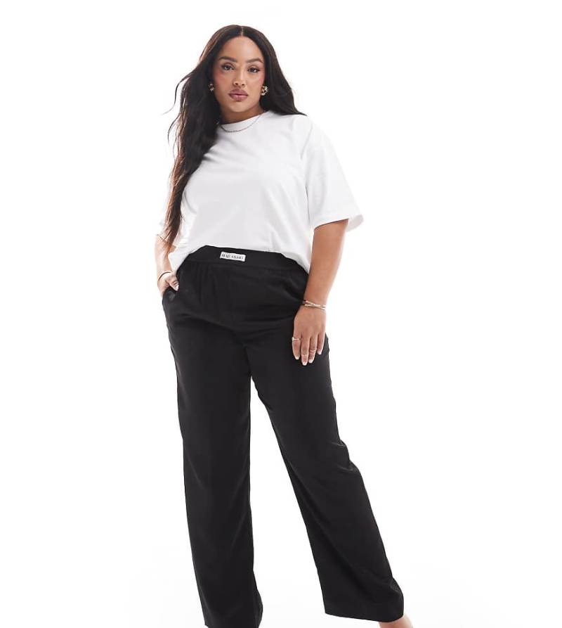 Renée Studio Plus - Exklusive Hose aus Satin in Schwarz mit weitem Bein und Taillenbund mit Logo von Renee Studio