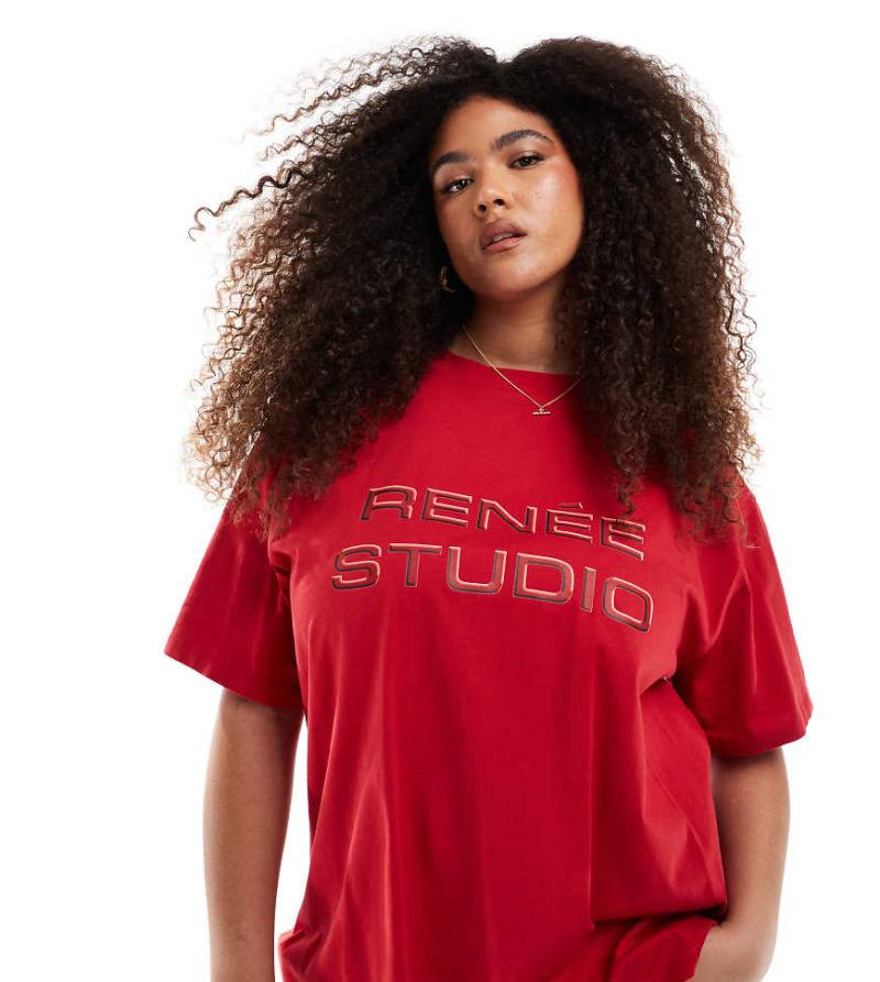 Renée Studio Plus - Exklusives T-Shirt in Rot mit geprägtem Logo von Renee Studio